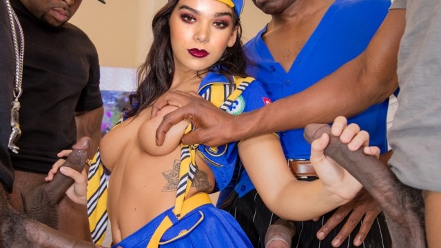 Hailee Steinfeld gets fucked after massage